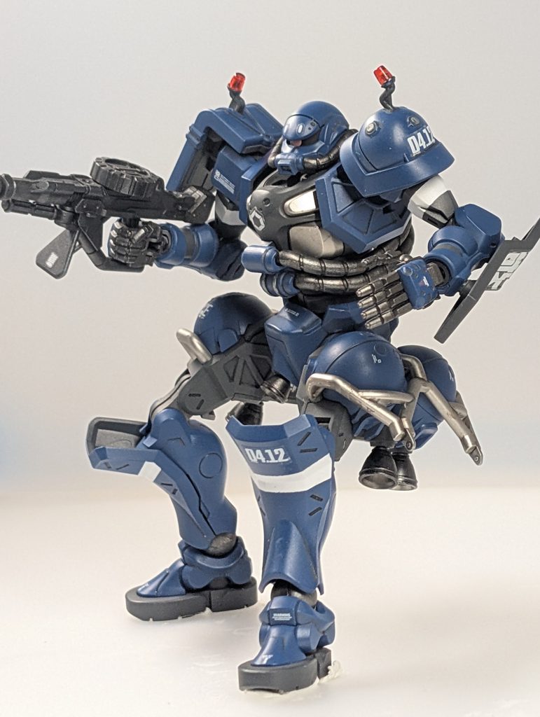 足裏、練り消しですがノーマルでは出来ないアクションポーズが取れるようになりました。