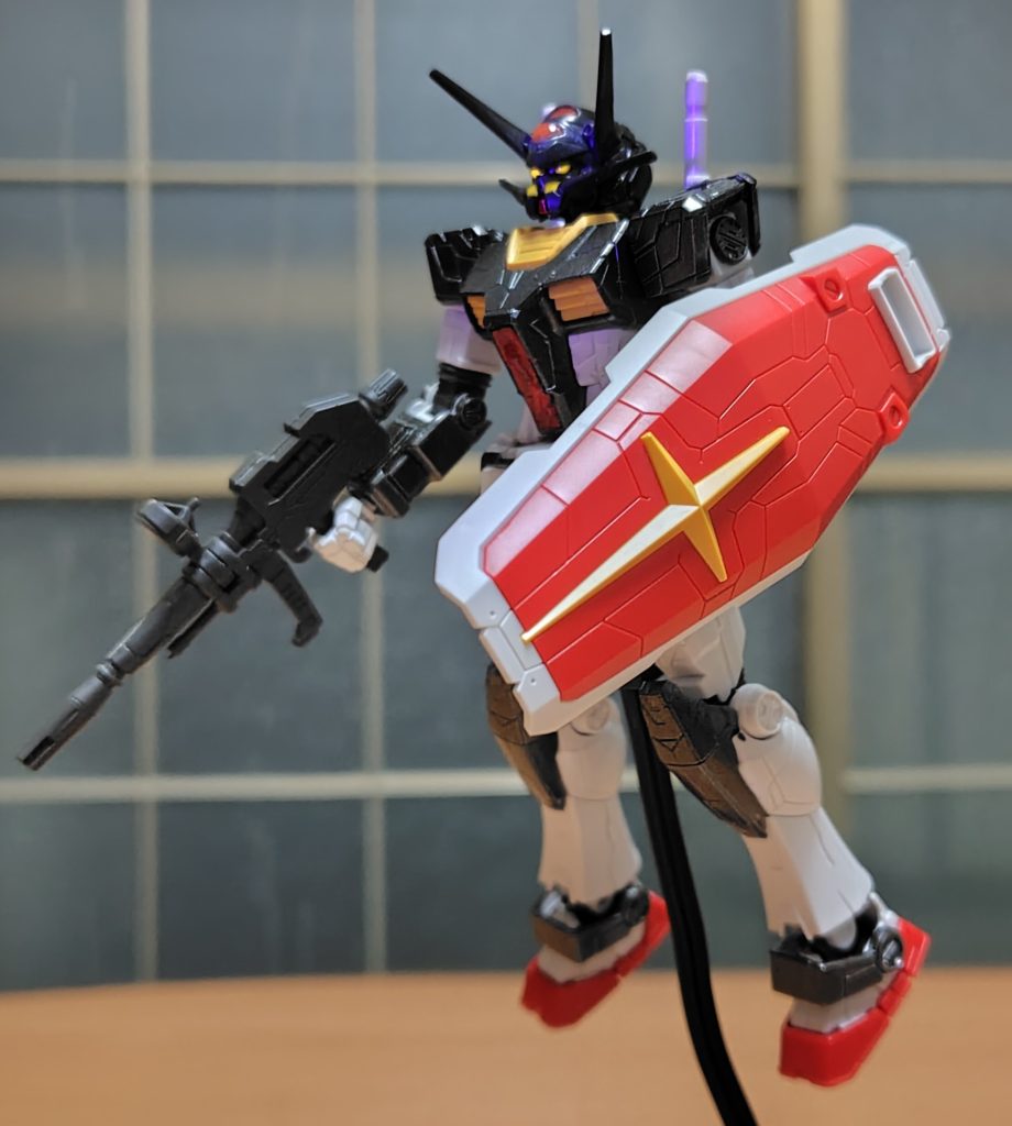 ビームライフルとシールド保持での巡航。