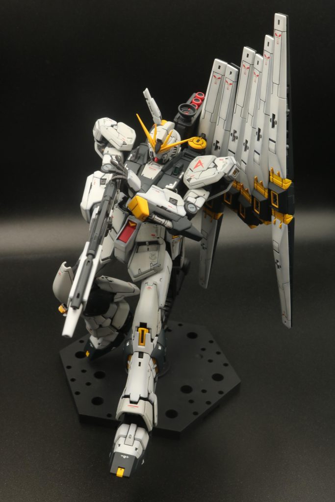 RGνガンダム–3枚目/制作者：ヒロハル