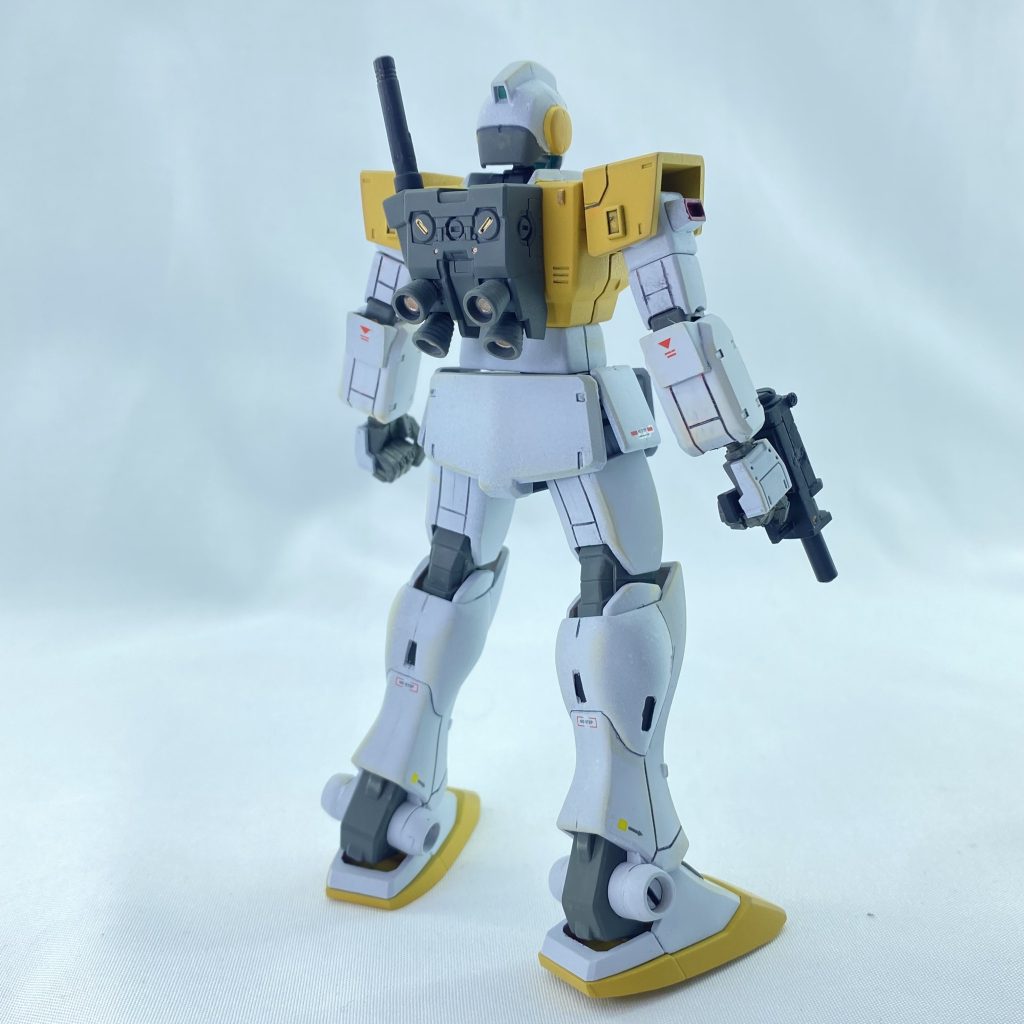 旧キットの説明書が初出?と思いますが、ゲームで知名度が上がりご存知の方も多いのではないでしょうか。頭 ジム寒冷地仕様胸 ジムコマンド(HG)腕 ジム、ジムコマンド(旧キット)腰 ジム、ガンダム(HG21)脚 ジムコマンドバックパック ガンダム(HGオリジン)の豪華ミキシングです。