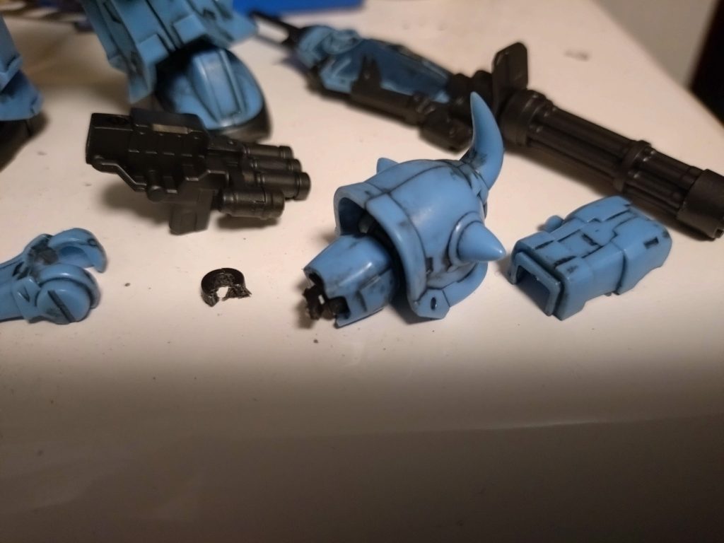 レジン硬化を試すも結局直らずで、フレーム部を追加購入しました😭😭