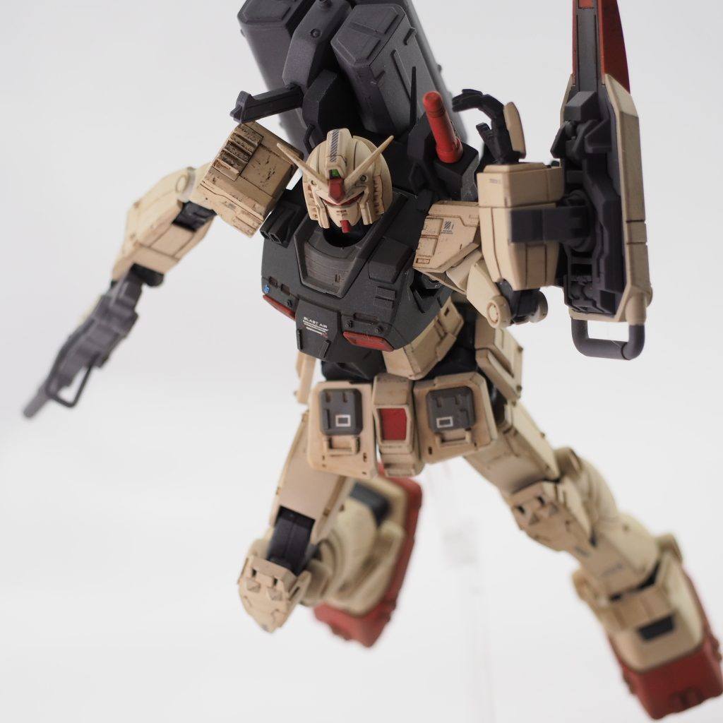 バトオペ２を参考にミサイルランチャーはバックパックに背負えるようにしました。ただ流石にゲームみたくバックパック真横ではバランスが悪そう…なのでせっかくのウェポンラックを活用し、ネオジム磁石で固定しています。 以下、ただのギャラリー