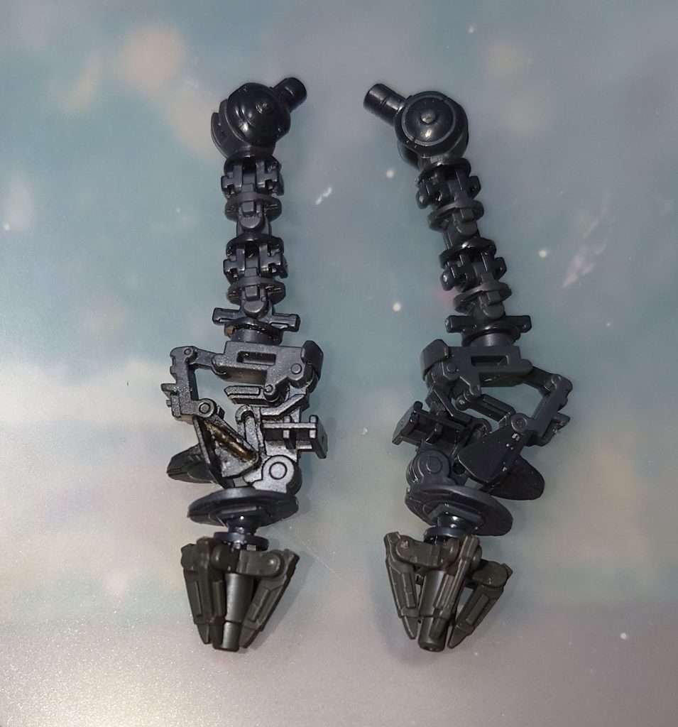 ←右手のフレーム折れた