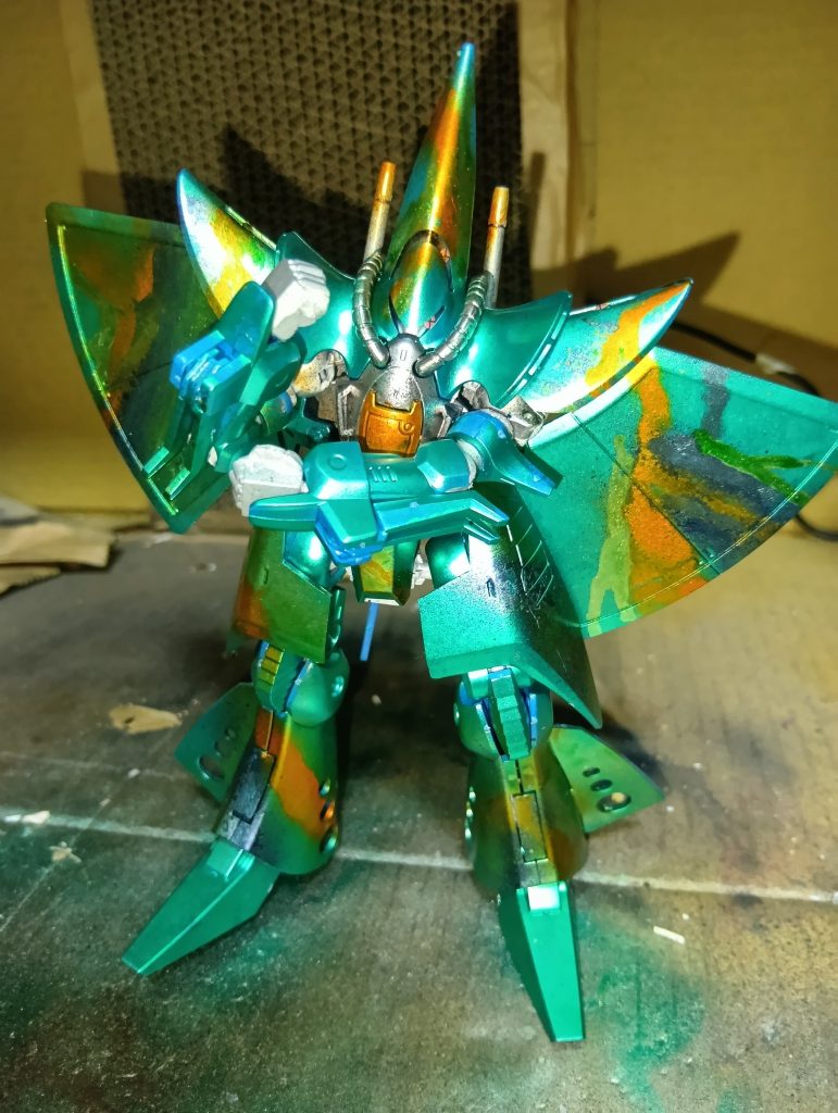 どちらかといえばレトロソフビ風ですねw(gundam-kao5)