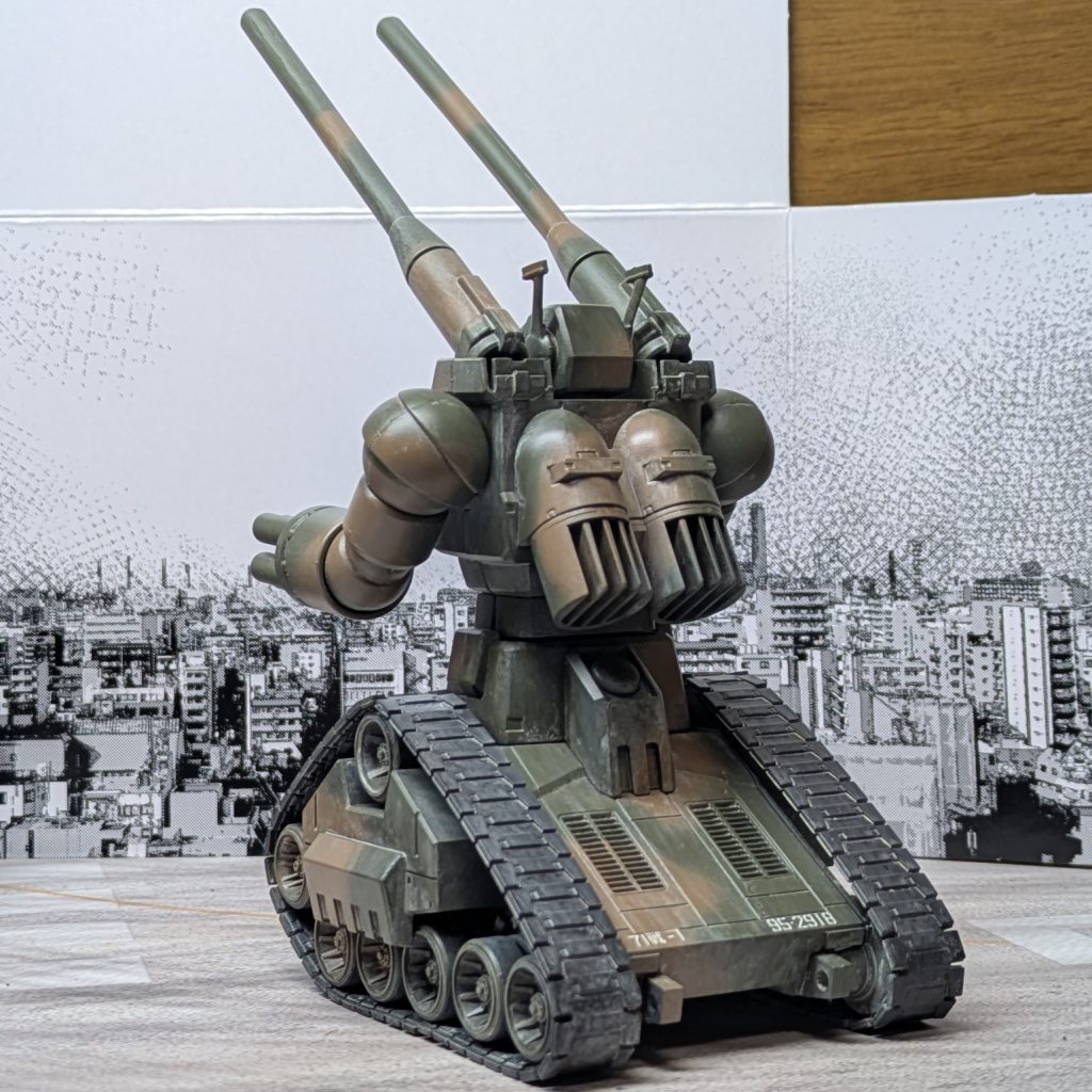 一年戦争最末期に投入されたが、横浜市街戦では洋上部隊と共に激しい砲撃をジオン海兵隊へ加えて継戦能力を奪い、結果として国連軍勝利に貢献した。戦後は富士教導団から国連派遣部隊に指定されていた第7師団第71戦車連隊へ移され、国連からの要請でジオン残党軍および反政府軍との戦闘が激化していたソマリアへ国連部隊として派遣。現地では超長距離砲撃で前線部隊を支援し、敵主要拠点のハルゲイサ攻略に貢献した。