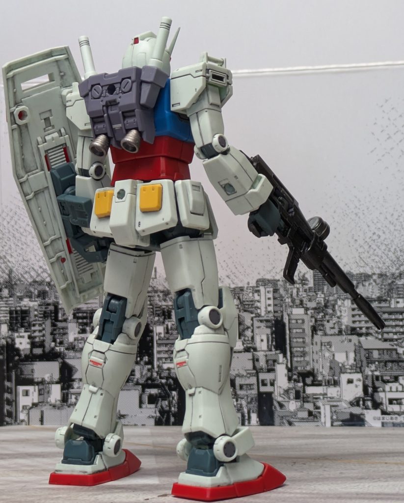 一年戦争終結後はチェンバロ作戦前にホワイトベースから降ろされた03ガンダムおよび01ガンダム派生型などRX-78系統機は第一次ネオ・ジオン紛争までに試験機を含めて退役。一部は開発本部の技術試験センターなどに展示されて余生を送っている。一方でパイロットであったアムロ・レイは第二次ネオ・ジオン紛争での