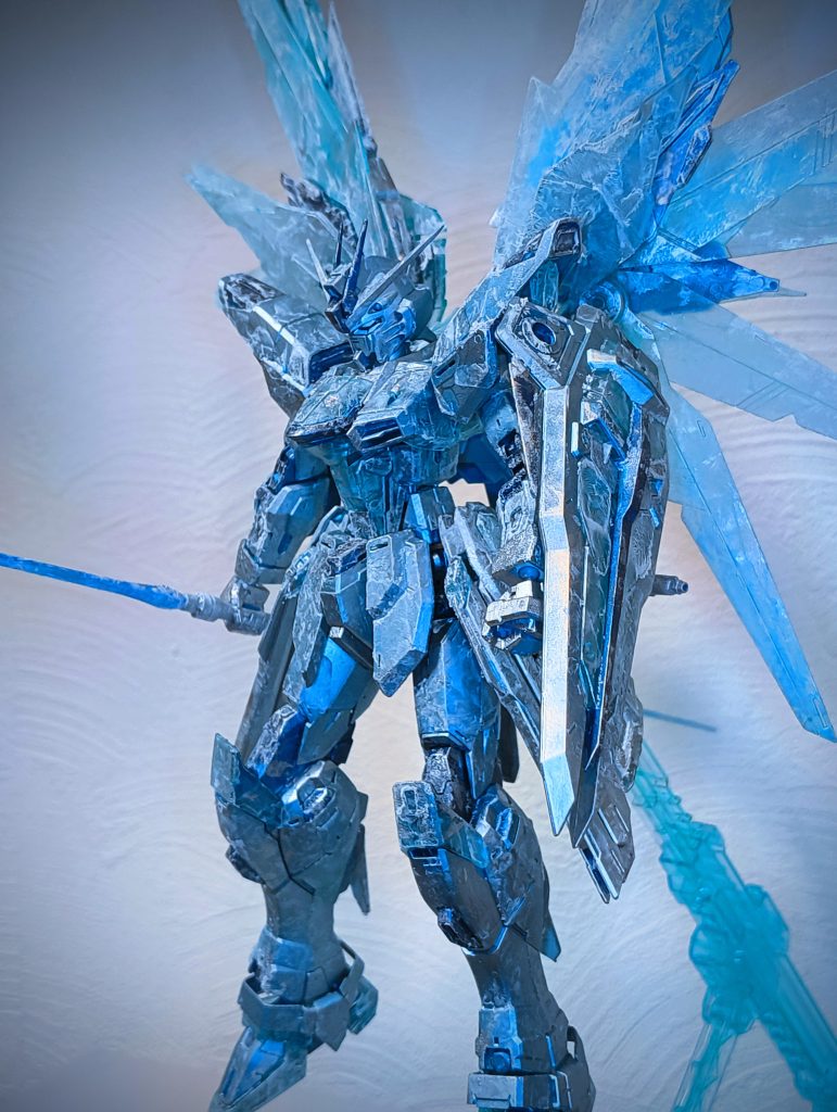 冷凍庫でキンキンに冷やしたかのような質感を筆塗りにて再現。