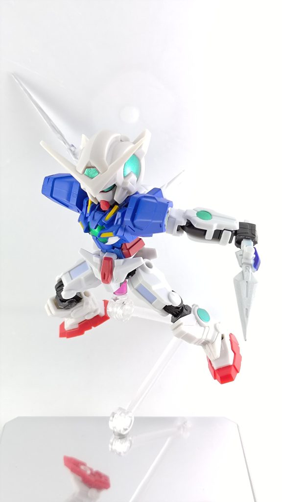 最後にポージングをいくつか。GNロングブレイドとショートブレイド。