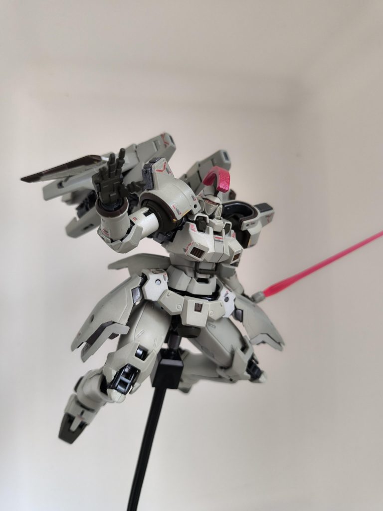 もちろんシールも小さいので自分では無理だと悟り 小六の息子を召喚!ノリノリでシールを貼ってくれました♪