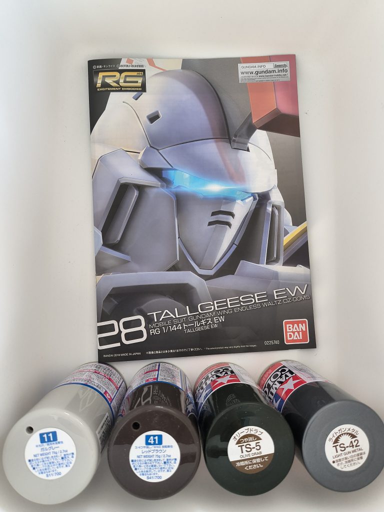 今回は使ったこと無い色にチャレンジレッドブラウン←これはイメージできるオリーブドラブ←塗ってみたけど表現できない濃い緑?ほぼ茶色ほどほどに落ち着いたかなと自己満足!ハードルは低く 自己評価は高く 楽しみましょう♪