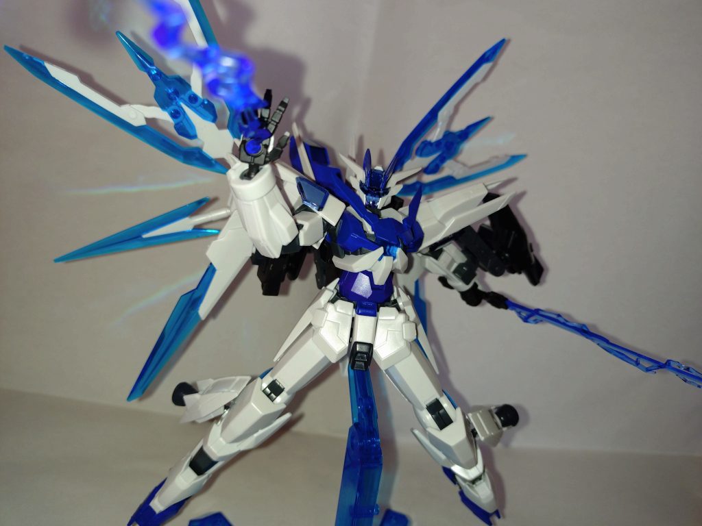 鳴神蒼雷屡武利朱亜之虹陀(ルブリスアノクタ)の鳴神を蒼雷用に改良しウイングを展開した時に電撃パワーが上昇し、更に鳴神蒼雷を投げ飛ばして遠隔操作を可能とする。