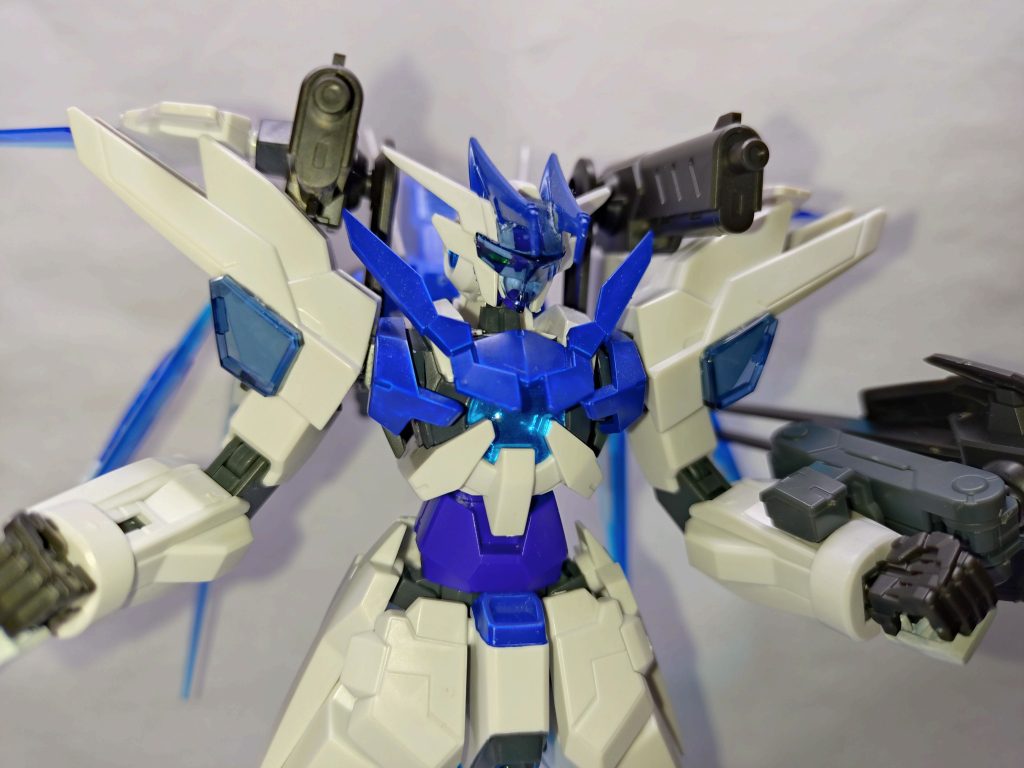 ビーム・ガン蒼雷屡武利朱亜之虹陀(ルブリスアノクタ)のビーム・ガンを蒼雷用に改良し専用バイザーで遠距離からの精密な射撃を行える。