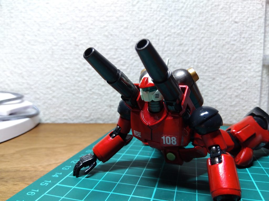 頭はMR HOBBY×LINKL PLANET のステラパールホワイト写真だと分からないですね