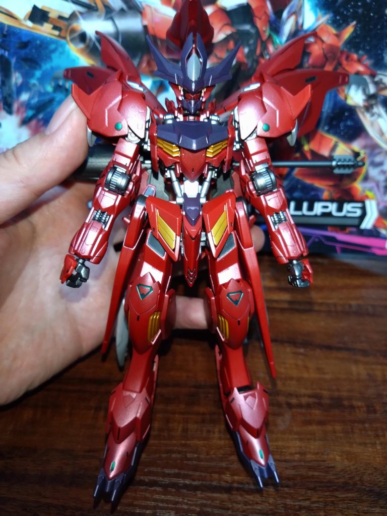 手乗りバルバトス、HGにしてはバックパックも合わせるとかなりボリュームあります