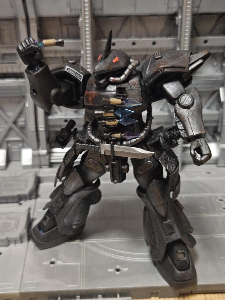 炸裂ナイフある程度の推力があり、さらに着弾すると爆裂する嫌な飛び道具