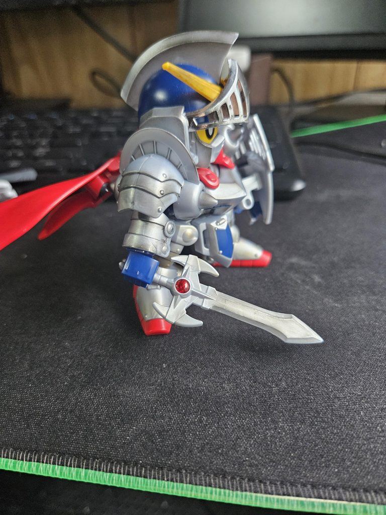 確か中学生の頃にビルドダイバーズを観ててSDガンダムが出てくる回観て購入したのがこのキットだったと思います。