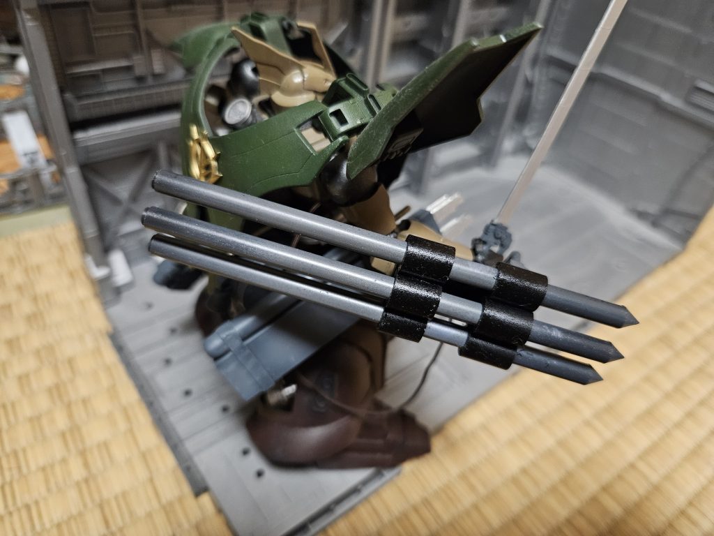 サンダーランス戦艦や拠点攻撃を目的とした槍型の炸裂弾対象に撃ち込み、内部から炸裂する事で内側から対象を破壊する装備