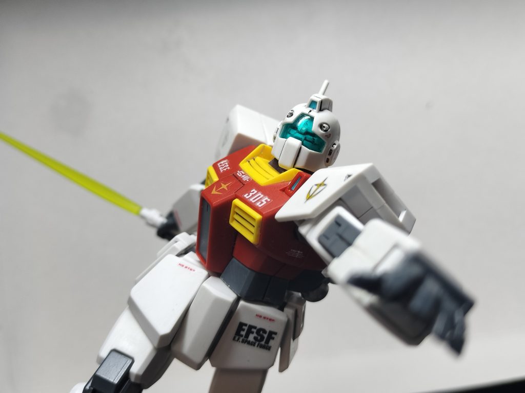 ビームサーベルで斬りかかるジムII！