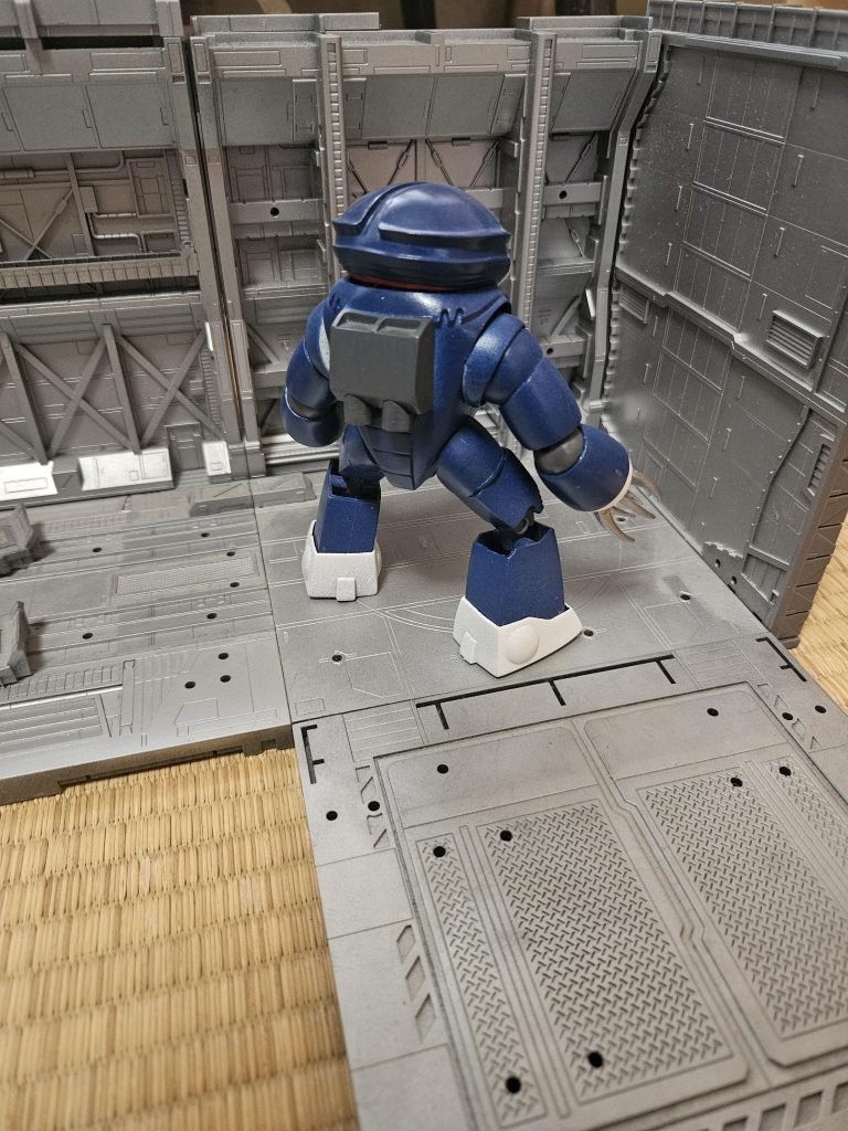 後ろ確か宇宙でも活動してた気がする…