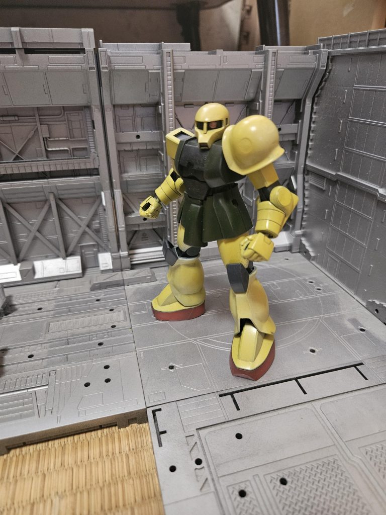 タミヤ専用ザクIタミヤ伍長の旧ザクでタミヤが乗った描写は記憶にない😅当時HGUC旧ザクが無かったのでザクIIを改造したった