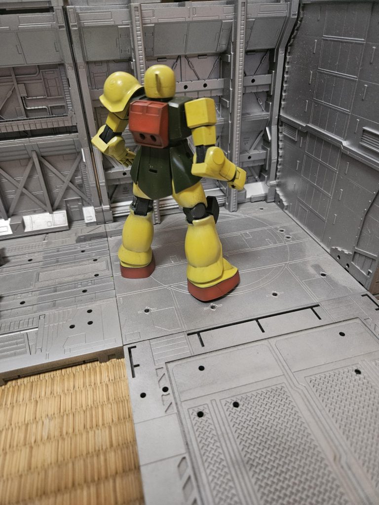 後ろタミヤは乗らないので代わりにジョニー雷電というSEED持ち(?)のパイロットが操縦してた