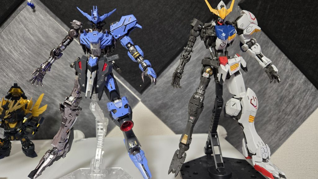 バルバトスと比較。肩以外では特筆ありません。