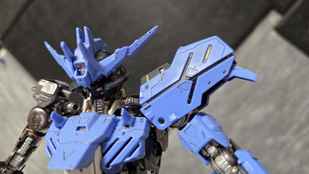 後悔していると言いましたがアレは嘘です。差し色を金にして少し高貴な感じが気に入っています。