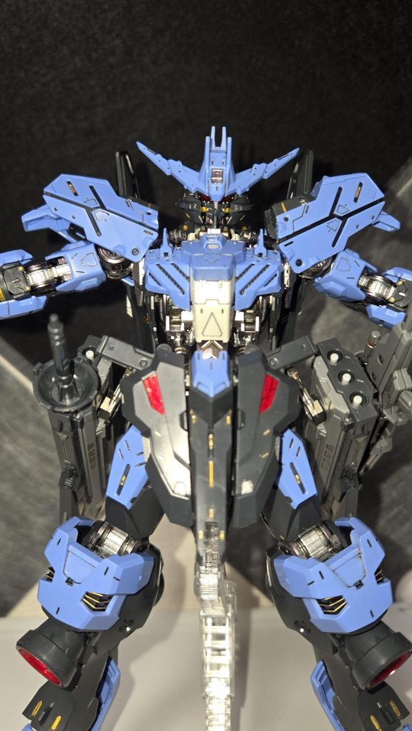 差し色？にフラッシュゴールドを使いましたが黒に金って安直だったかなって少し後悔してます。