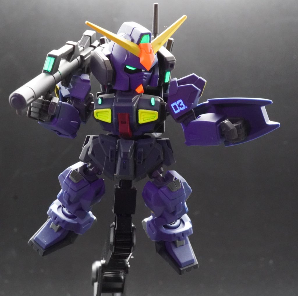 食玩なので、とにかく簡単に塗装しました。シールよりかは、まだマシかなと思います(^_^;)暗い成形色に黄色や赤は隠蔽力が弱いので、すべてホワイトサーフェイサーを下地に塗装しました。