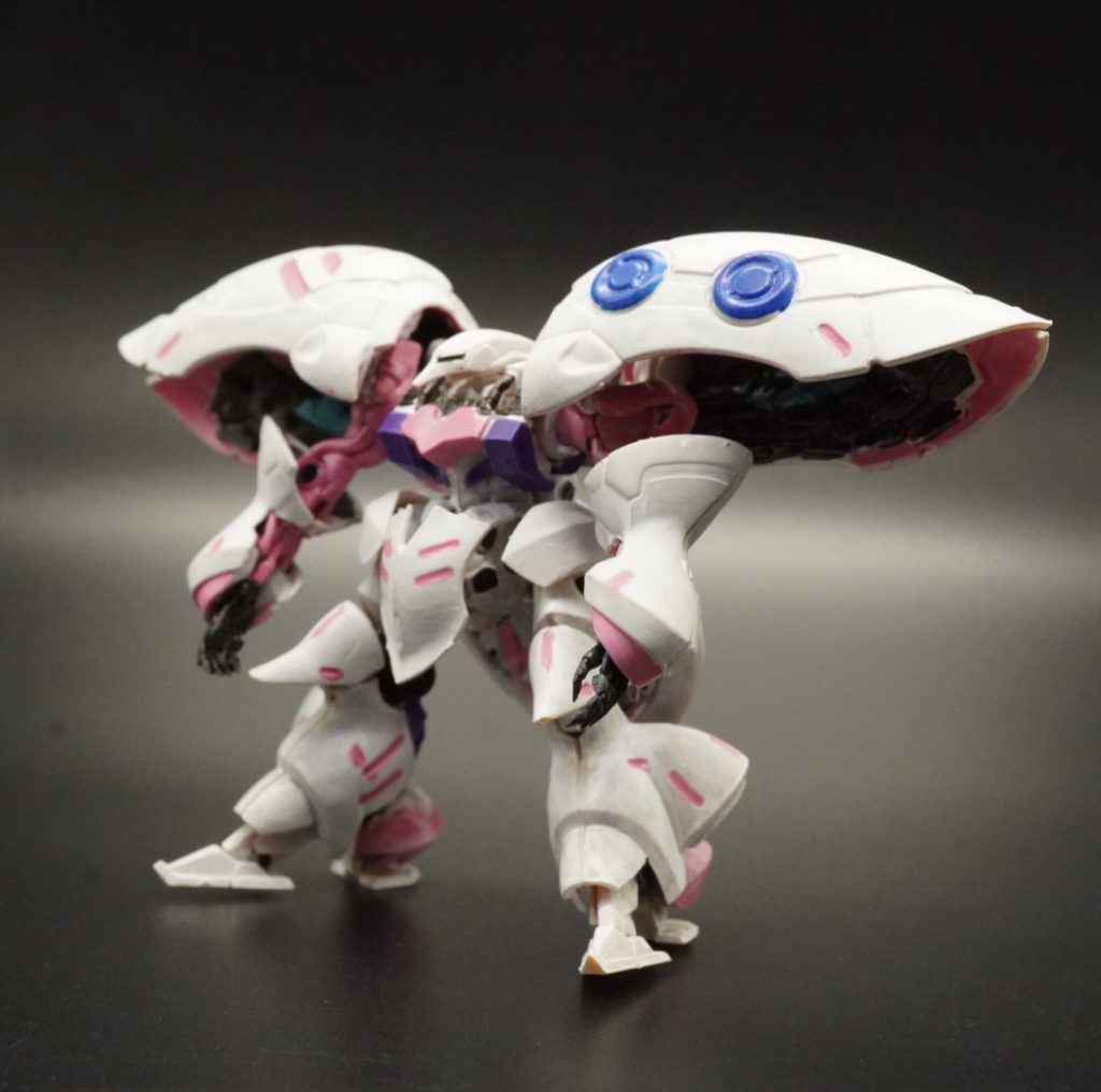 このキュベレイはリアアーマーを破損して、真鍮線と瞬間接着剤で固定しました。なので、筆塗りの実験台になってもらいました。アーティファクトの中でも、キュベレイが一番組み立てに苦戦しました。勢いで、プレバンのキュベレイも買ってしまったので、作るか迷ってます(^_^;)