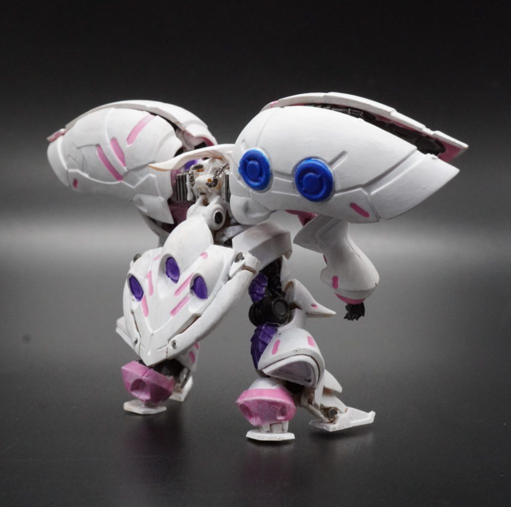 アクリジョンは下地が溶解しないので、筆塗り向きではあります。つや消しは、筆ムラを抑えられるので、光沢塗料は、フラットベースを混ぜて、つや消しにしました。リターダーも混ぜました。それでも、筆ムラはあります(^_^;)