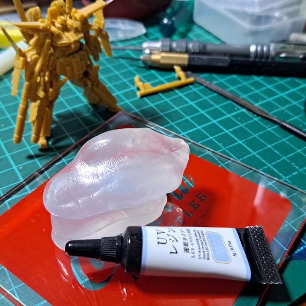やっとここまでたどりついたーまだ細かい仕上げとサフが残ってるけどで、右の盾無くしちゃって(;´д｀)複製チャレンジ３回目でなんとかサフまで吹いたら一旦終了なのでなんとかやりきりたい次はあれを作るZE(´Д｀)（4枚目）