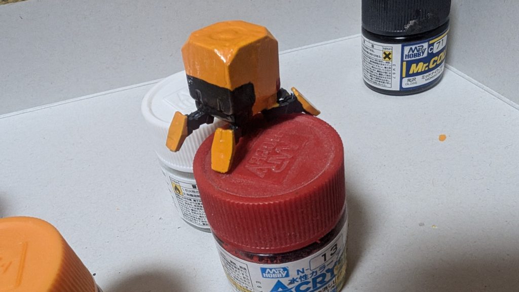 コンチの後ろ。あくまでそれっぽく塗装です。