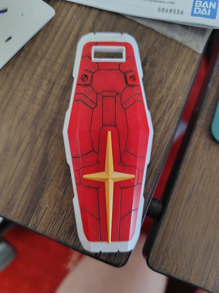 これは墨入れの色をブラウン入れたつもりがダークブラウンで失敗消そうと溶剤使ったら割れる始末😭 