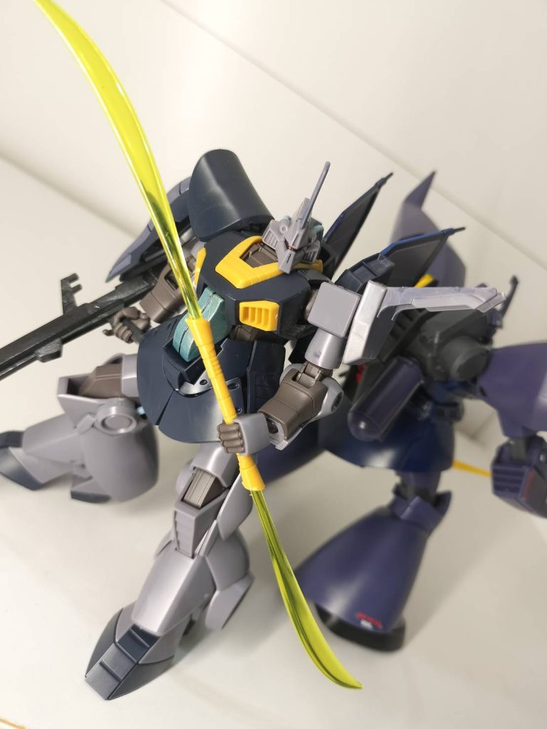 良い機体ですグリップ保持力高いし、全体的にシャープですオリジナルのカラーリングよりこっちのほうが好きです(オリジナルも欲しいけど)