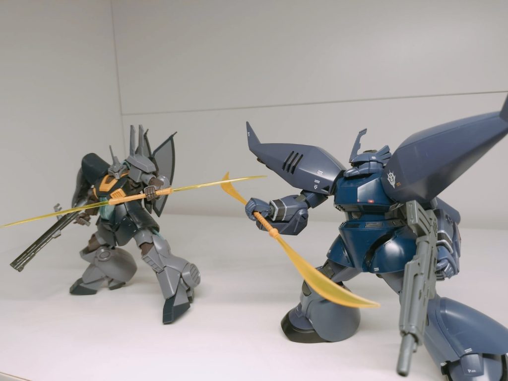 本当はミドゲル(緑ゲルググ)作りたかったのですが、遠い実家の積みプラに埋もれてるので発掘してこようと思います