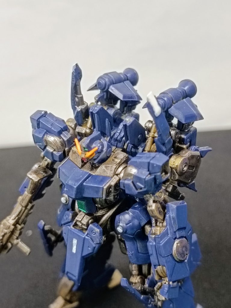 下地…焼鉄色外装…ティターンズ2アンテナ…ハイネオレンジセンサー…ガンマカグリーンメタリックex赤いの…アクリジョンレッド白いの…修正ペン←w
