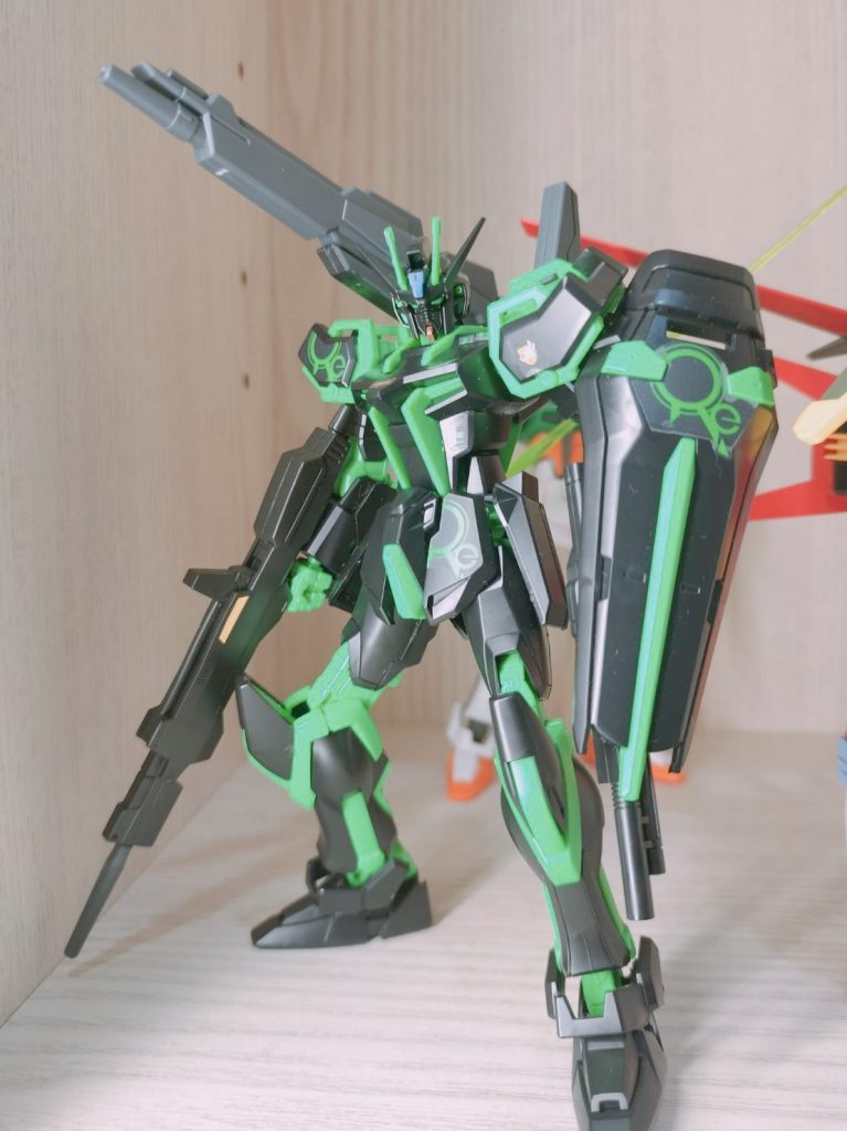 黒①EGストライクverリサーキュレーションカラービームライフルはZからの転用付属のライフルは緑一色で食玩のおまけ然としすぎてたので‥