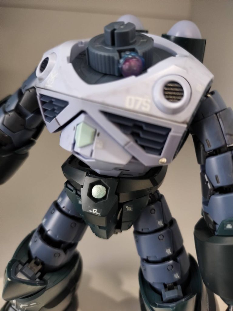 素直にシール使ったほうがモノアイ主張したかもしれません