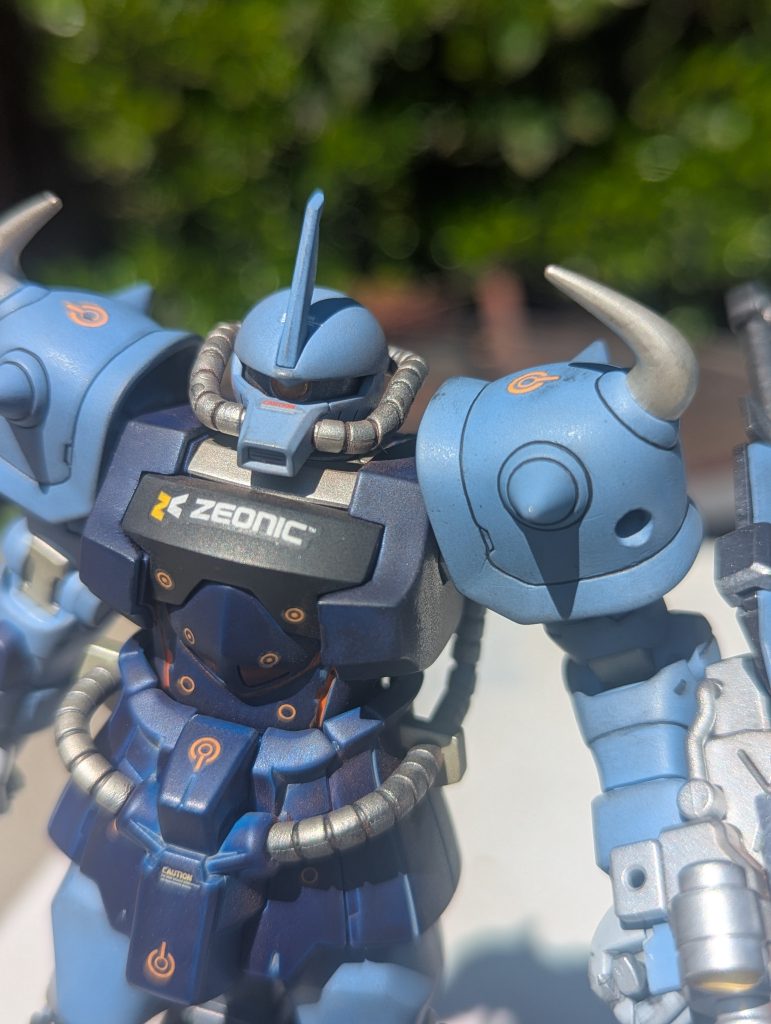 肩と足裏の合わせ目は消しました。