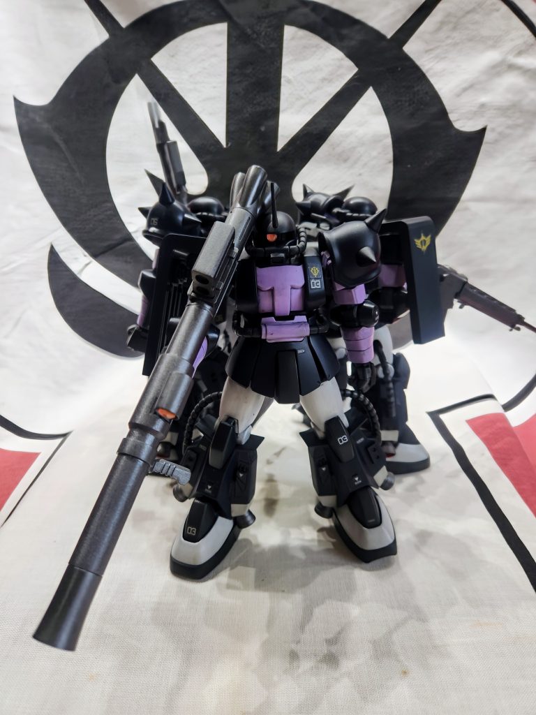 ガイア大尉機前衛を獲り敵戦力や状況を判断、そして作戦フォーメーションや細かな指示を出す。冷静で正確な判断が出来るところは、やはり隊長だなぁと思わせるキャラクターでした。ORIGIN劇中では隊長アンテナは無かったですが、MSVキット箱絵のアレが好きな私としては、やはり付けていて欲しいのでアンテナ有りです。余裕が出来たらアンテナ無し頭部も作りたいですね。