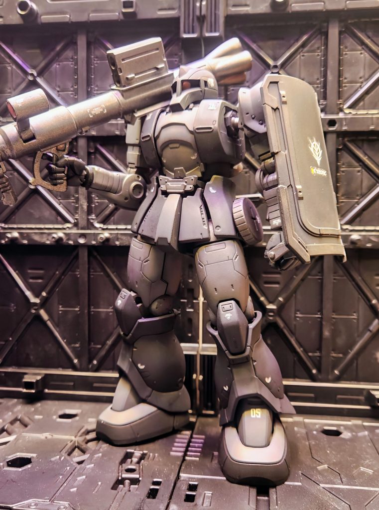 キシリア部隊機はムンゾで配下にあった、騎兵隊のカラーリングと鶏冠の形状が特徴的でそそります。特殊部隊って感じがとても良いですね。