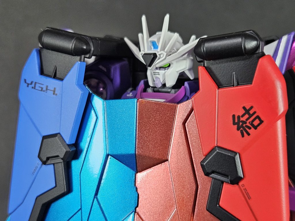 青と赤が対立したマント状態。