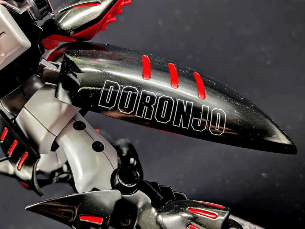 バインダーの『DORONJO』の文字は、1文字ずつ水転写デカールを貼りました🤗今回のお気に入りポイントです😎✨
