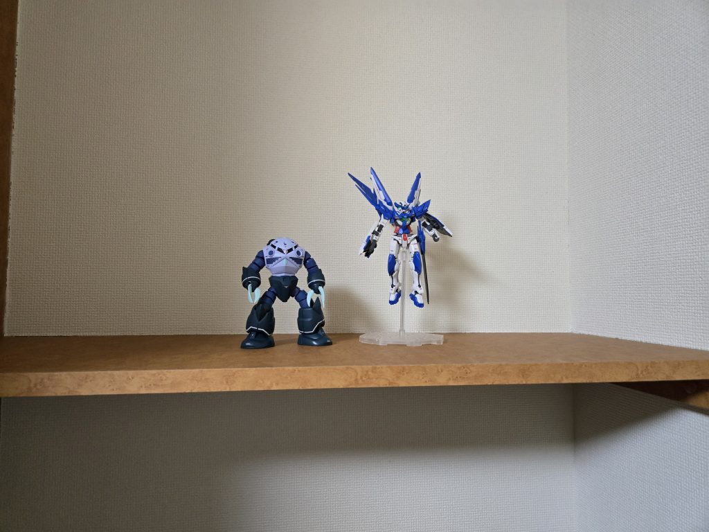 棚に陳列していってます