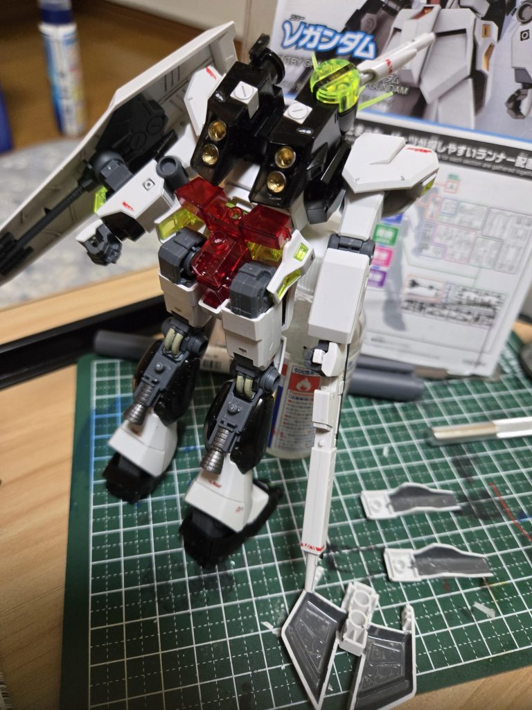 塗装は百均マーカーと水性塗料です