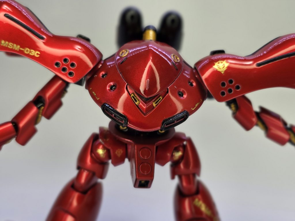 ゴールドはファレホで筆塗りに。