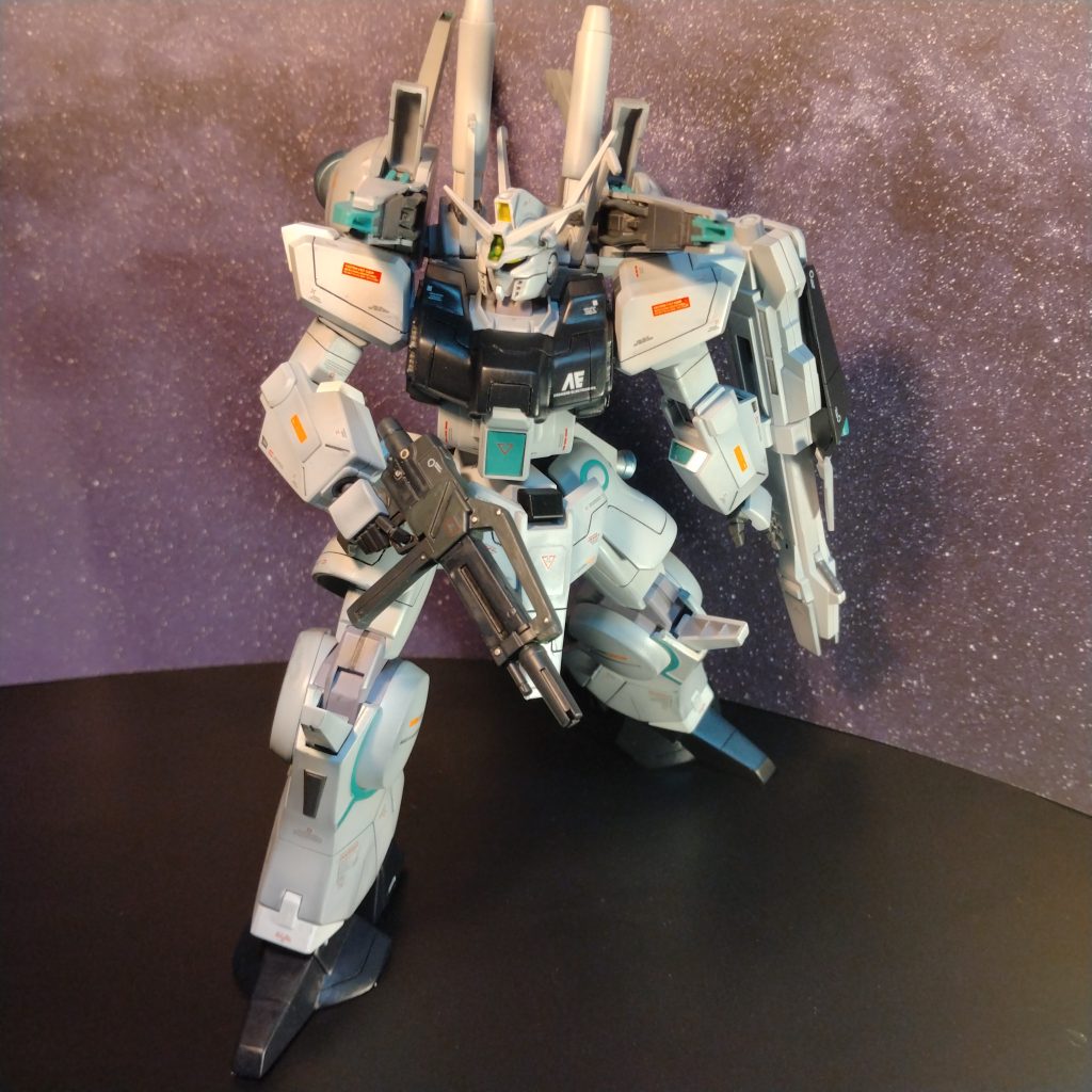 まぁまぁ動くのですが!写真撮ってる途中アクションベースの3ミリの軸が折れちゃって!直すの面倒だからポーズ変更余りしてなかったりします😅