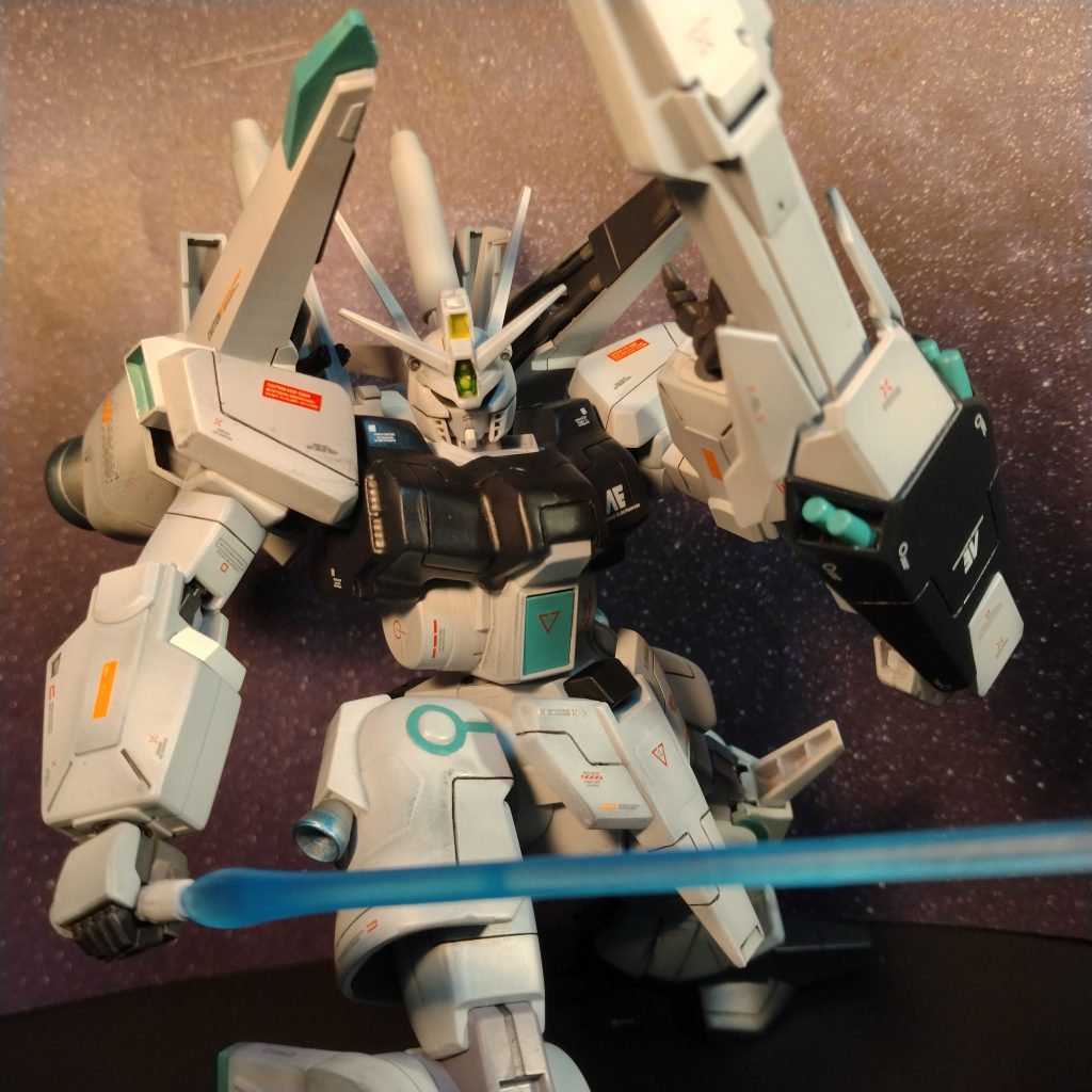 見た目に変化のない、もしかしたら見てもつまんないかもな感じのガエル専用機!でも結構手間も掛かってるですよ!😄と一言言ったり!😄次は結構迷ってます!鉄血のオルフェンズ系を作るか!ジオン系を作るか!この前見たメタスも気になるし!余り間は空けずに取り掛かろうと思います!😀