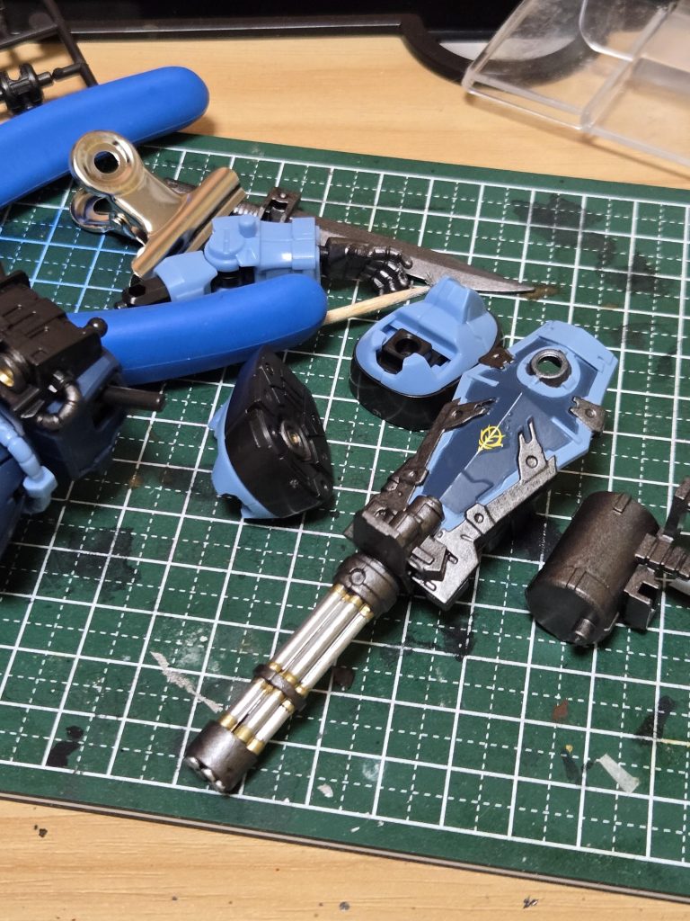 塗装箇所はガトリング以外はバーニア周りくらい？